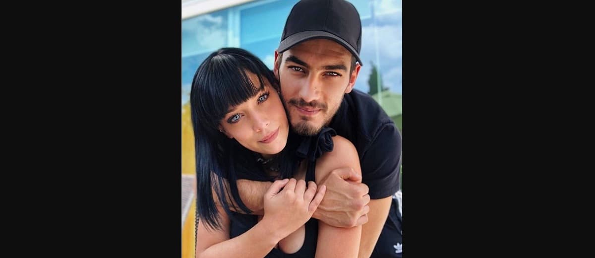 Carolina Miranda conoció a Michel Duval en ‘Señora Acero 3’, donde daban vida a dos hermanos; pero la química fue tanta que comenzaron un romance, el cual terminó en febrero de 2019.