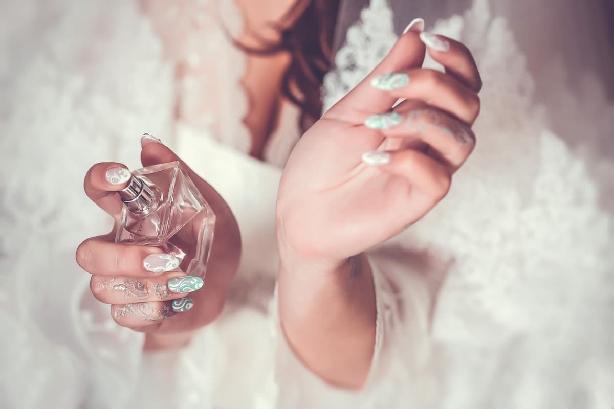Trucos para lograr que tu perfume dure más tiempo