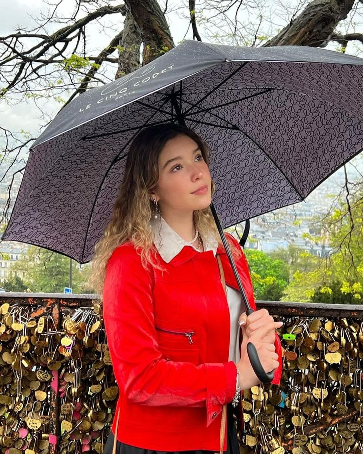 Mía Rubín da cátedra de estilo con impactante outfit rockero