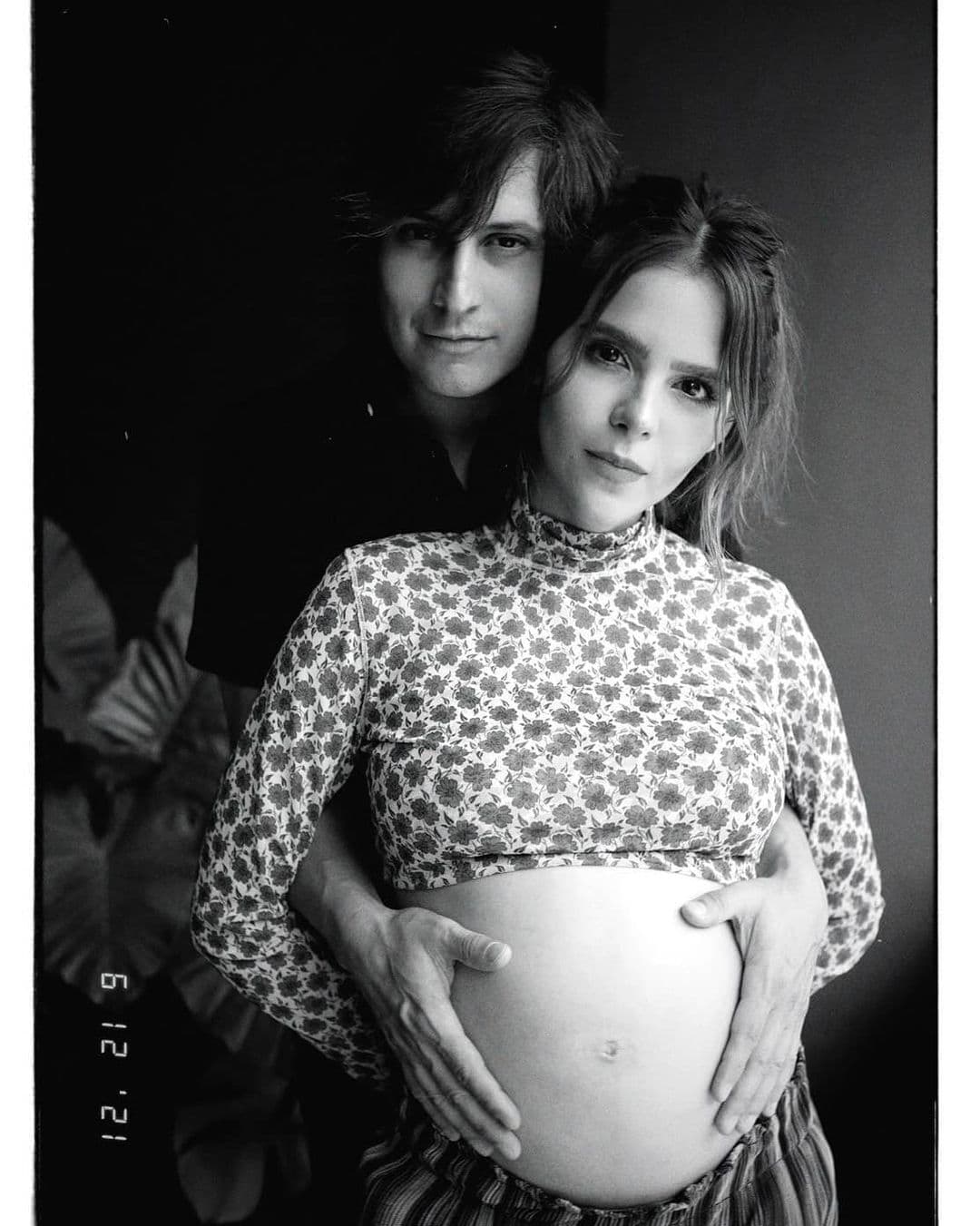 Yuya anuncia embarazo y muestra su pancita por primera vez al lado de Siddhartha