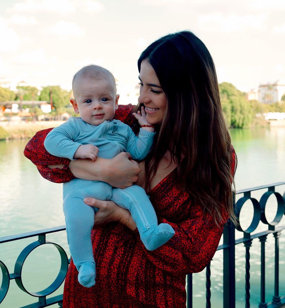 Javier ‘Chicharito’ Hernández y la modelo Sarah Kohan debutaron como papás el 16 de junio. La pareja anunció la llegaba de Noah en redes sociales. "¡Temprano esta mañana, a las 12:27, nació nuestro hermoso bebé Noah! Nunca había conocido un amor como este", precisó la australiana.