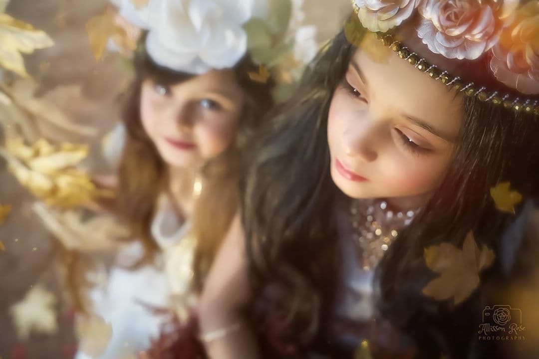 Hijas de Allisson Lozz impactan por lucir idénticas a su mamá