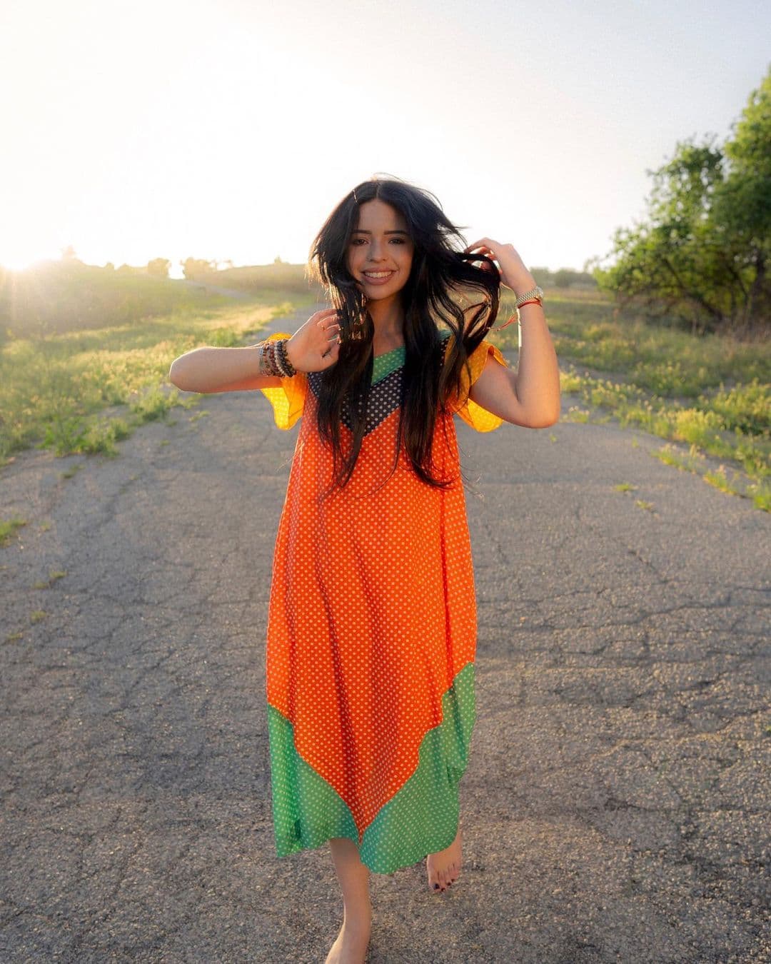 La más pequeña de las nietas de Flor Silvestre y Antonio Aguilar, Ángela, comienza a cosechar éxitos en su carrera musical, donde se posiciona como una de las exponentes del regional mexicano más destacadas.