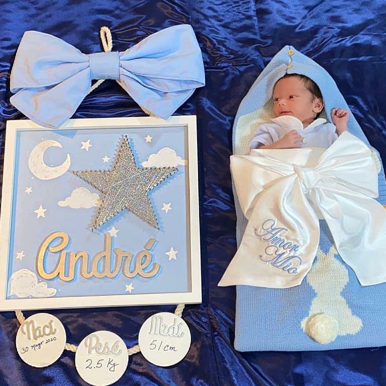 “A una semana de convertirme en mamá de @andrenuestrobebe quiero hacer esta pausa entre cambio de pañales, lactancia y el no querer perderme un solo gesto de mi hijo, para darle las gracias nuevamente a Dios por el maravilloso regalo que me hizo, gracias por la bendición de ser mamá de André a quien esperamos juntos con tanto amor, gracias a todos por tanto cariño, mensajes, llamadas, flores y tantos detalles que no he podido contestar”.