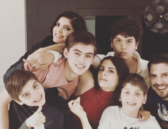 Pero pese a la separación, Ana Bárbara ha declado en múltiples ocasiones que procura el contacto con Paula y José Emilio, pues los quiere como a sus hijos, incluso los llama "hijos del alma", por lo que es común que con frecuencia comparta imágenes compartiendo junto a ellos y sus hijos biológicos.
