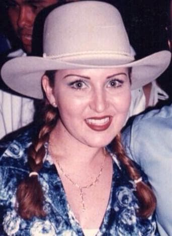Por aquellos años, ella llevaba trencitas y texana a donde fuera.