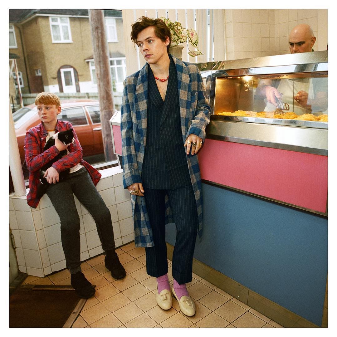 Harry Styles se convierte en la imagen oficial de la campaña Gucci Tailoring.