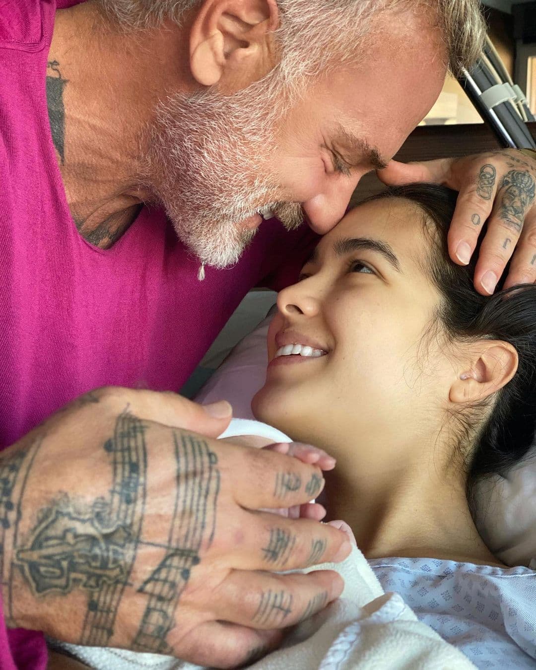 Gianluca Vacchi hace su primer baile junto a su bebé