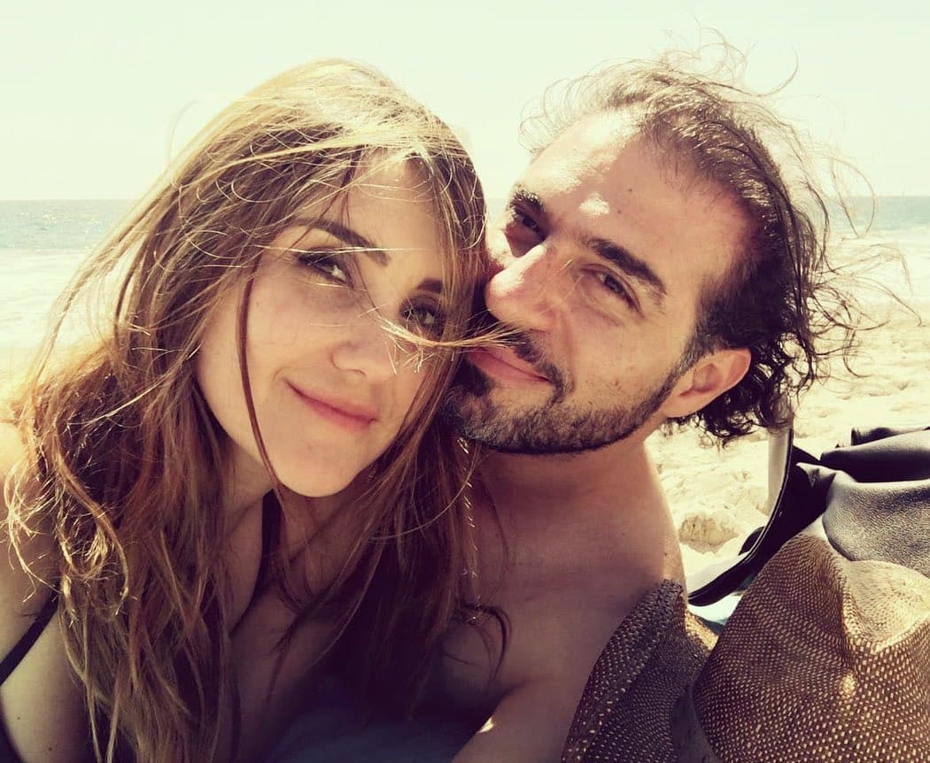 Una vez que Paco Álvarez firmó su divorcio con María José, tanto él como Dulce María comenzaron a compartir fotografías de los viajes que realizaban juntos.