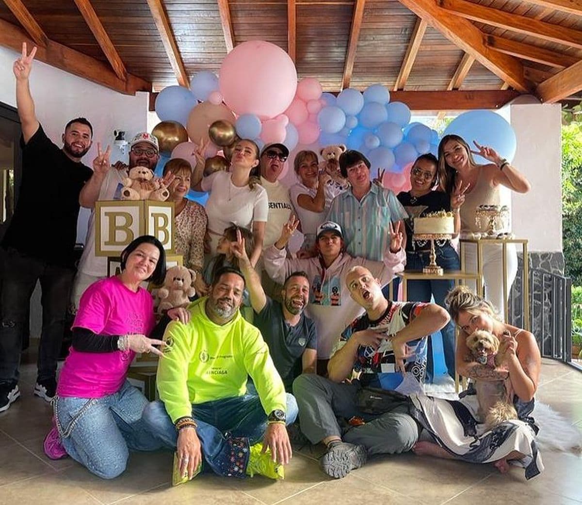 Hermana de Karol G espera a su primer bebé.