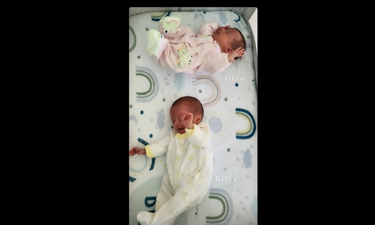 La actriz compartió una tierna foto de Clío y Billy
