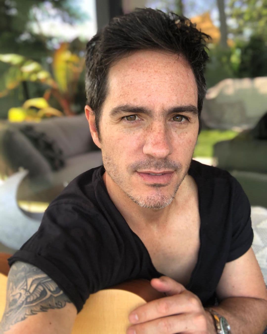 Mauricio Ochmann enloquece con video sin camisa y fans afirman: ‘Cómo Aislinn dejó ir todo eso’