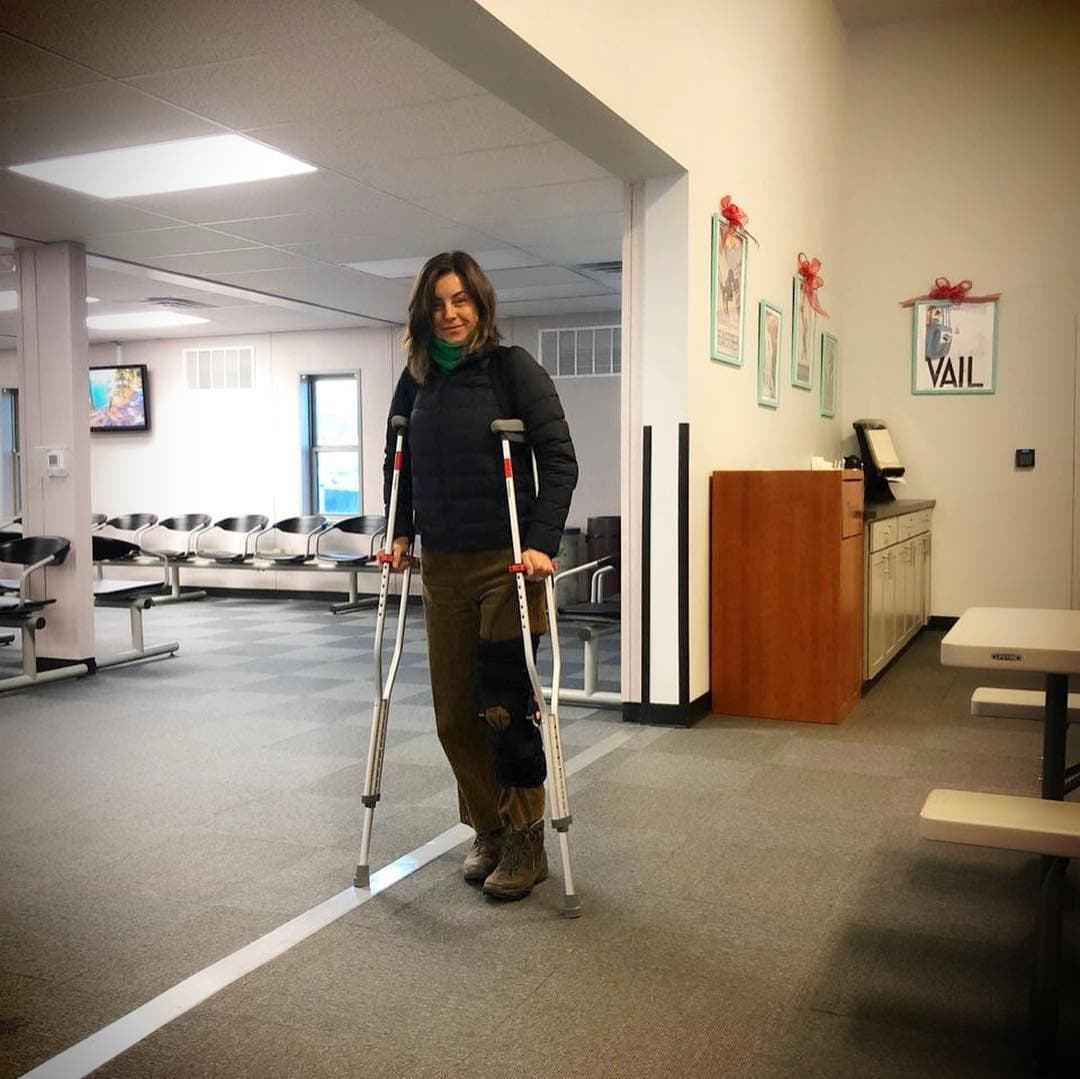 Recibió atención médica de forma inmediata y le inmovilizaron la extremidad.