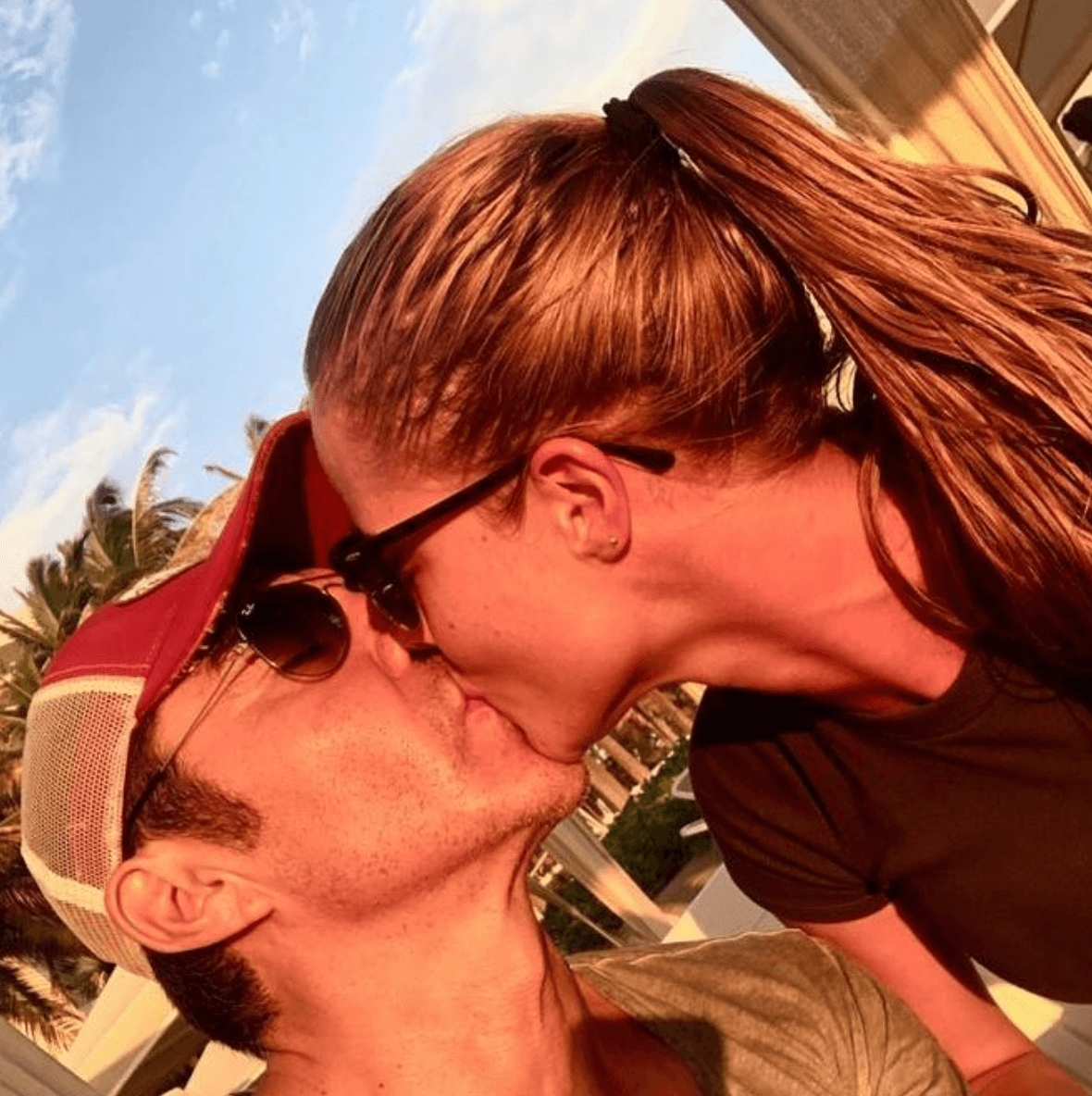 Desde el momento que hicieron oficial su noviazgo, comenzaron a publicar imágenes juntos y a presumir el amor que siente el uno por el otro.