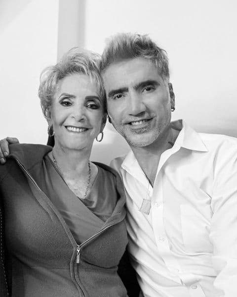 El cantante conmovió con su más reciente publicación.