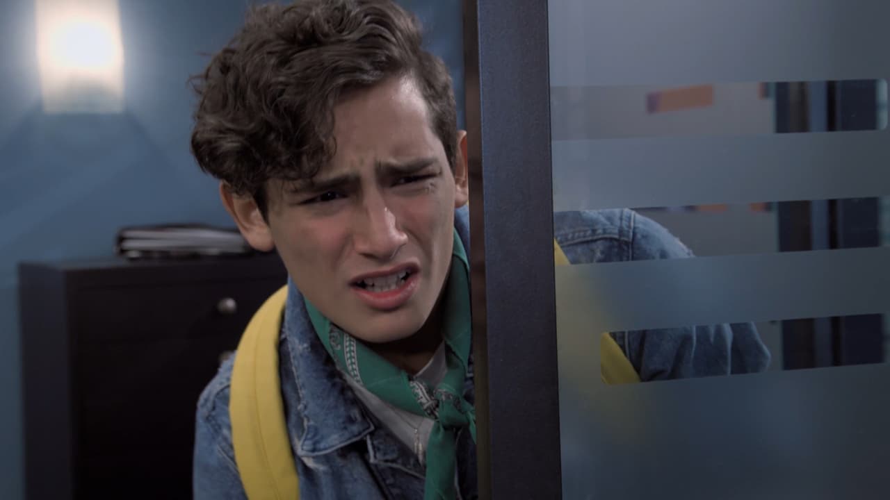 Al final del día, Aris cachó a Carlota... ¡besándose con Ubaldo! Y, como buen roomie, le ofreció su apoyo en todo momento.