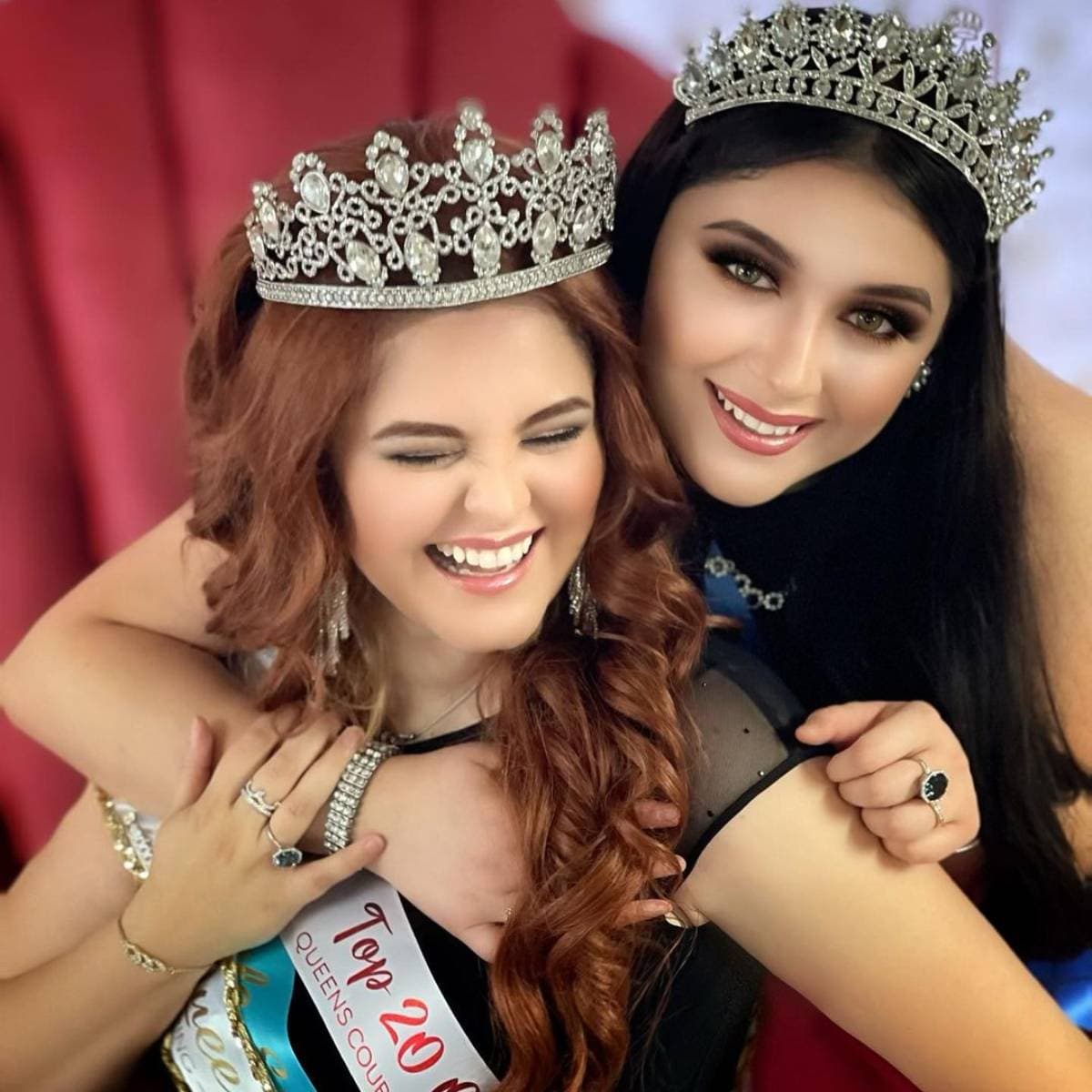 Y es que la protagonista de telenovelas como Al diablo con los guapos lució dicha imagen para dar a conocer el nuevo reto que alcanzó en su trabajo, ya que ahora también lidera una unidad en Colombia.