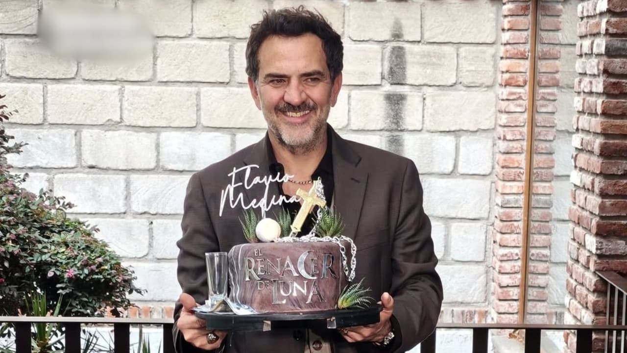 Flavio Medina celebra su cumpleaños en las grabaciones de ‘El renacer de Luna’
