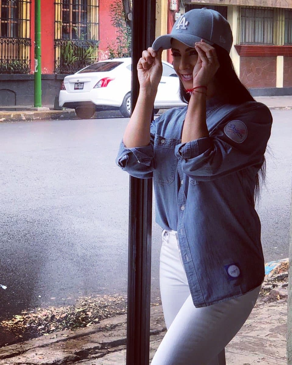 Desde muy joven mostró su afición por los deportes, pues uno de sus tíos era futbolista profesional.