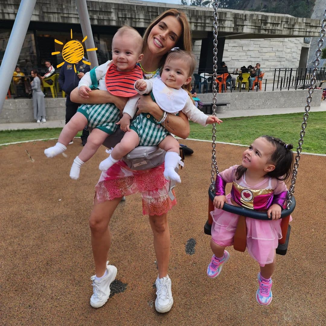 Claudia Álvarez festeja el primer año de sus mellizos con hermosos pasteles