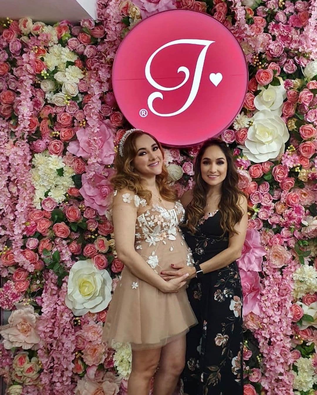 Además de ser hermanas, Sherlyn y Criss se tratan como grandes amigas, ya que suelen estar presentes en los momento más importantes de sus vidas, tal como lo han compartido en redes sociales.