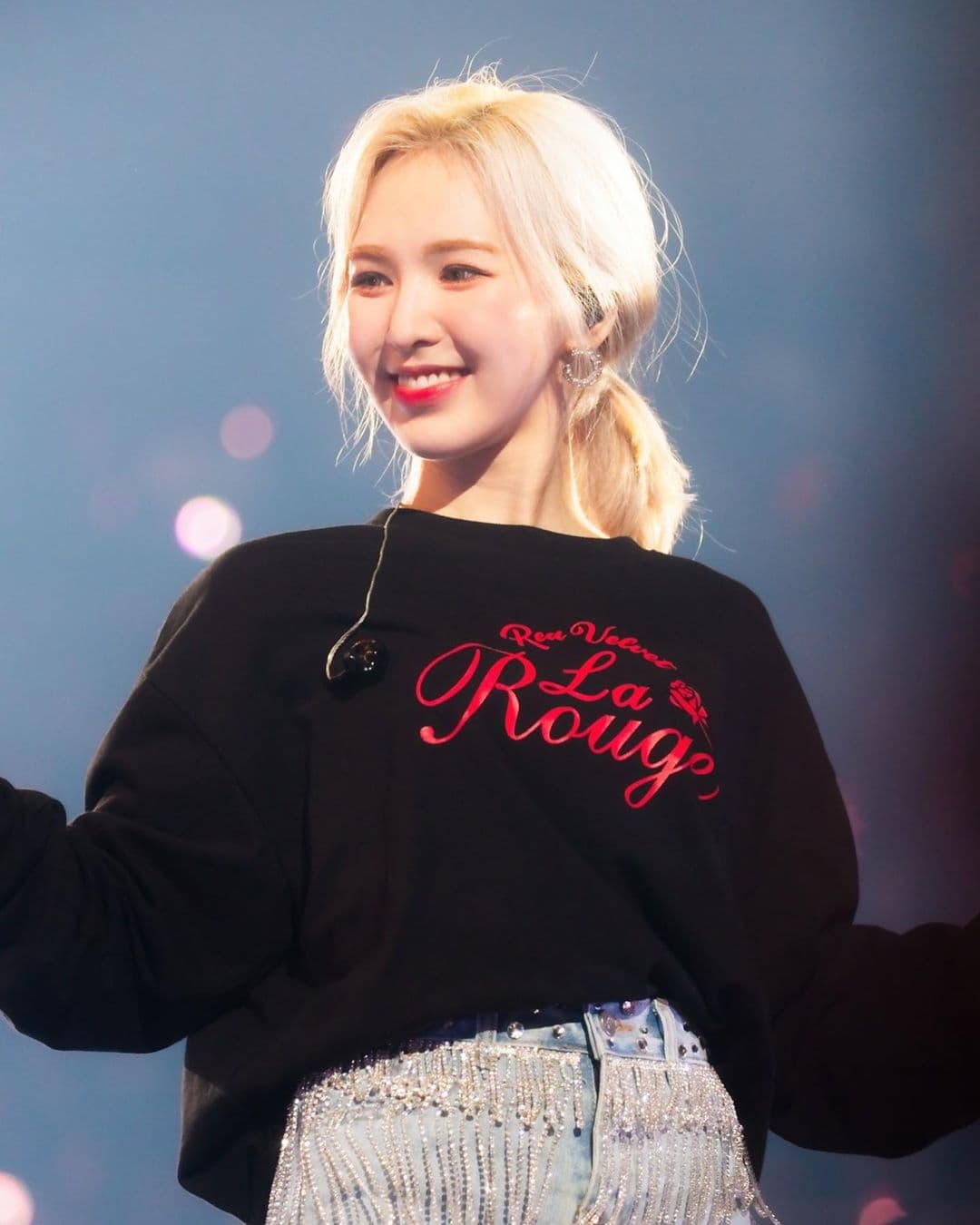 Cantante de Red Velvet sufre caída del escenario y fracturas múltiples