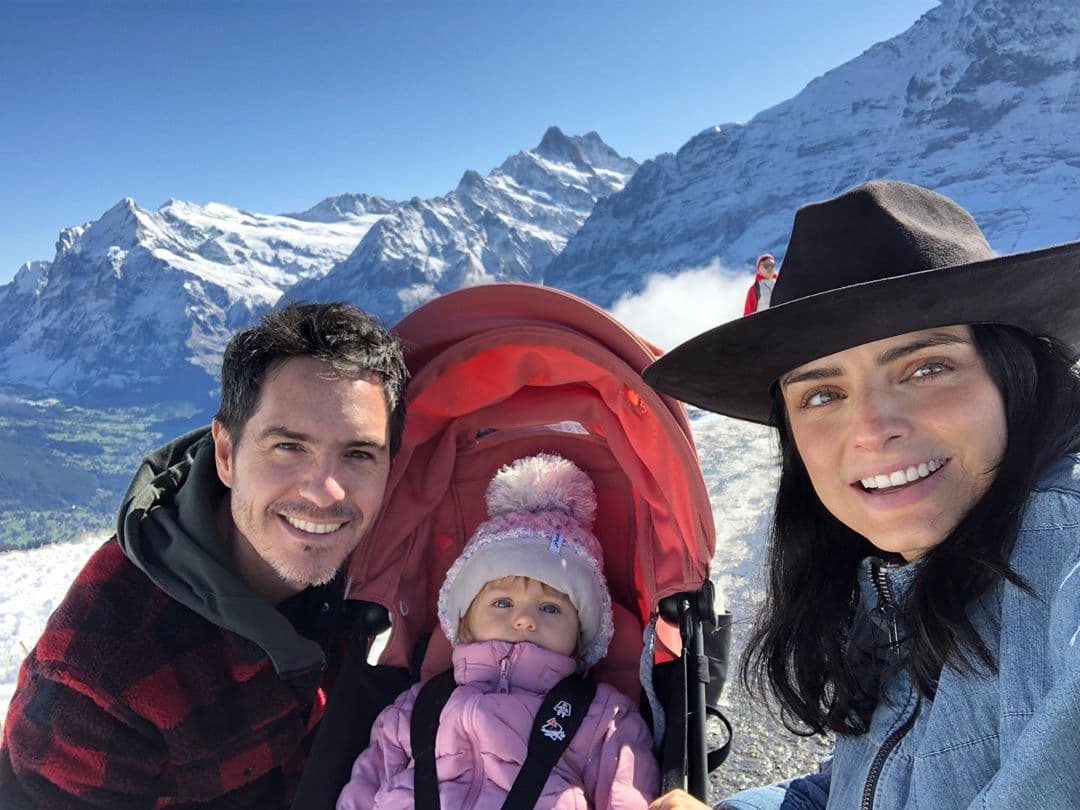 Aislinn Derbez y Mauricio Ochmann reaparecen juntos y protagonizan tierno momento con Kailani