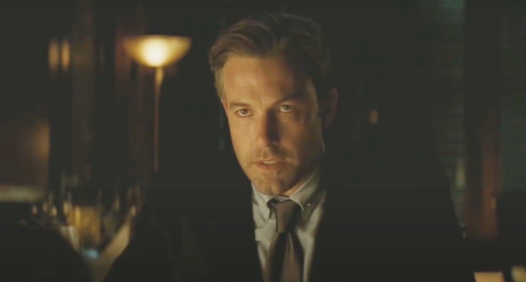 Antes de irse, Waller insinúa que sabe como Bruce Wayne pasa sus noches, lo que sugiere que quería chantajear a Batman. Es posible que el objetivo de Waller haya sido asegurar su silencio, pero también que haya preparado el terreno para una cooperación entre el guardian de Gotham City y Taskforce X en una secuela.