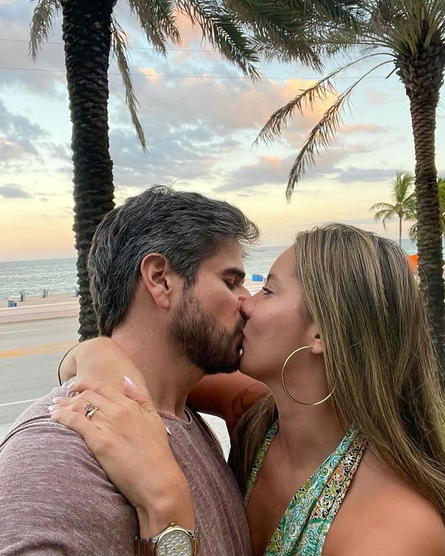 Daniel Arenas y Daniella Álvarez desatan sospechas de boda con románticas fotos.