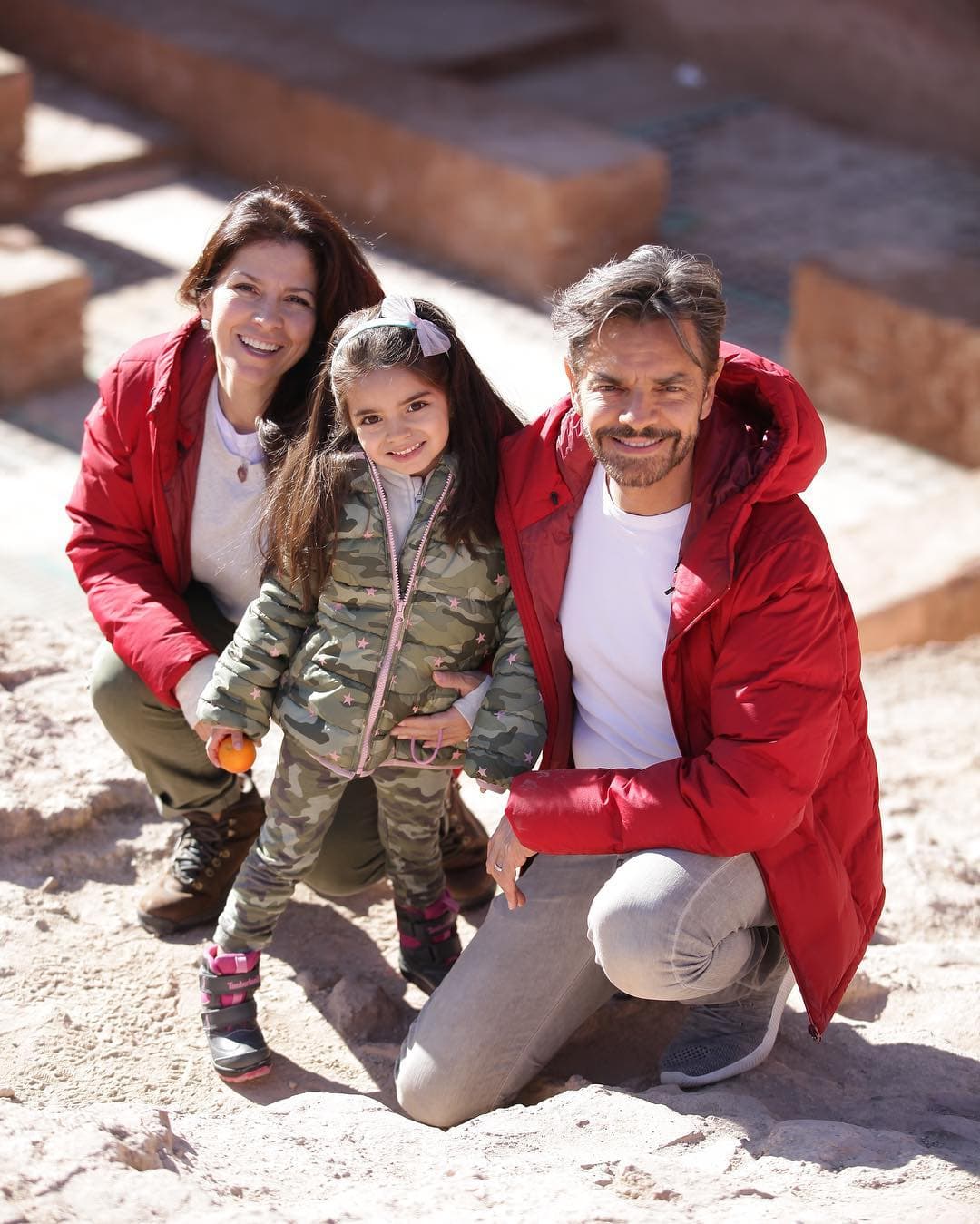 Alessandra Rosaldo posa con su familia desde Marruecos