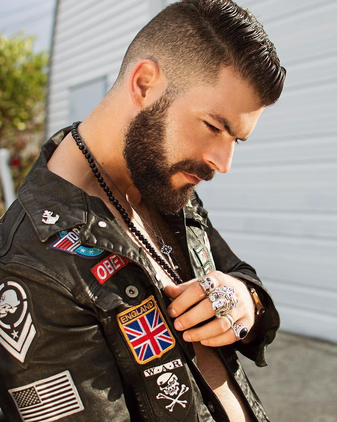 Adrián Di Monte nació en Cuba el 31 de julio de 1990.