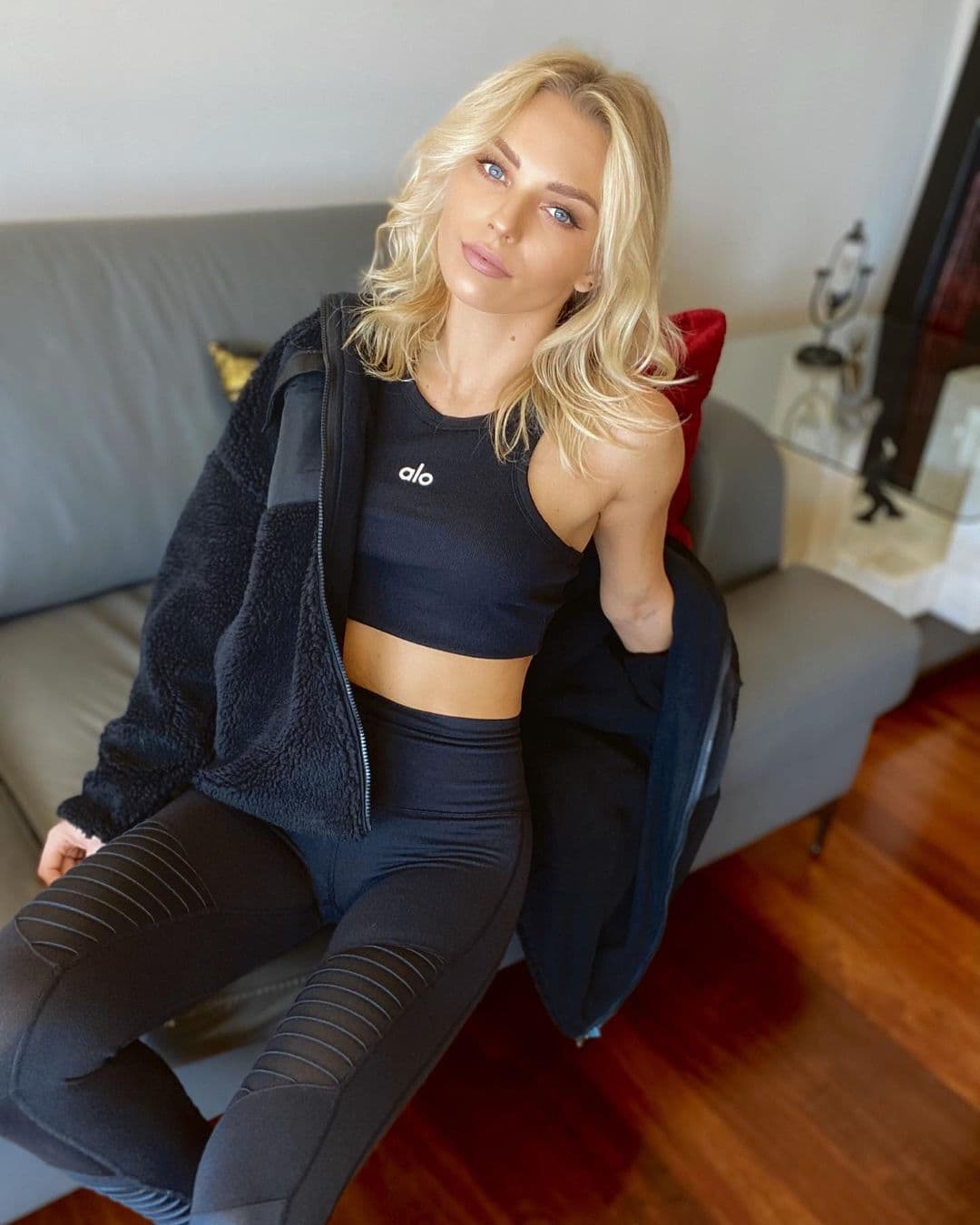 Irina Baeva reacciona a los comentarios que desató su acento en inglés