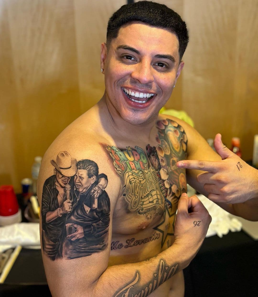 Eduin Caz: sus nuevos tatuajes que tardaron 25 horas en hacerse