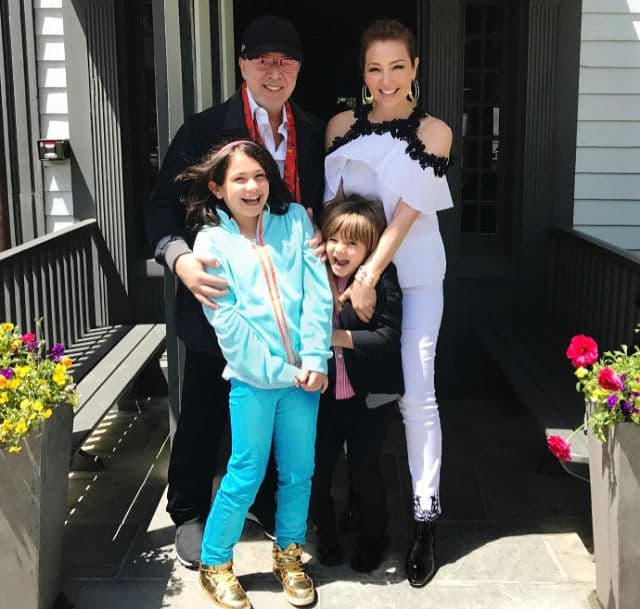 Thalía siempre presume a su familia en Instagram