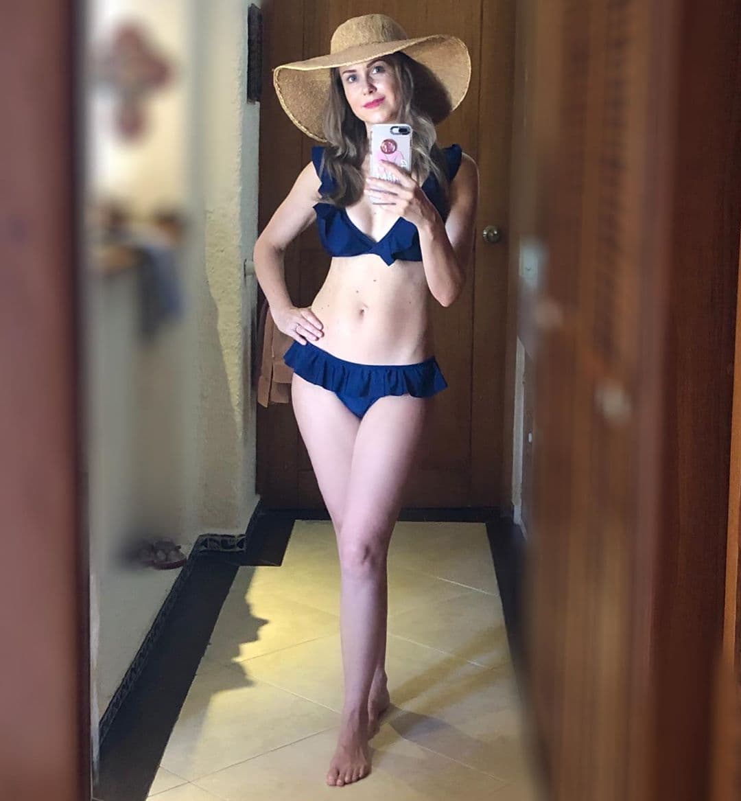 A cuatro meses de dar a luz, Ingrid Martz sorprende al posar en bikini