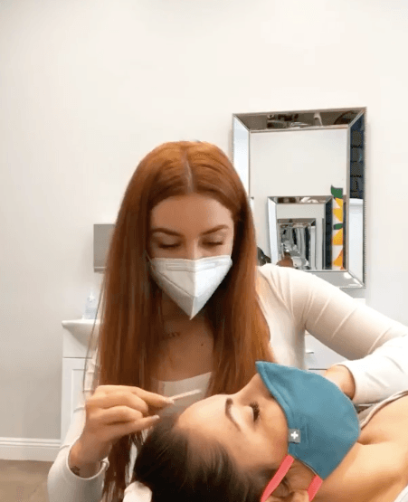 De acuerdo con su página de Instagram, Giselle Soto es una especialista en diseño de cejas, profesión que la ha llevado a trabajar con diferentes artistas y publicaciones en Estados Unidos, país donde radica.