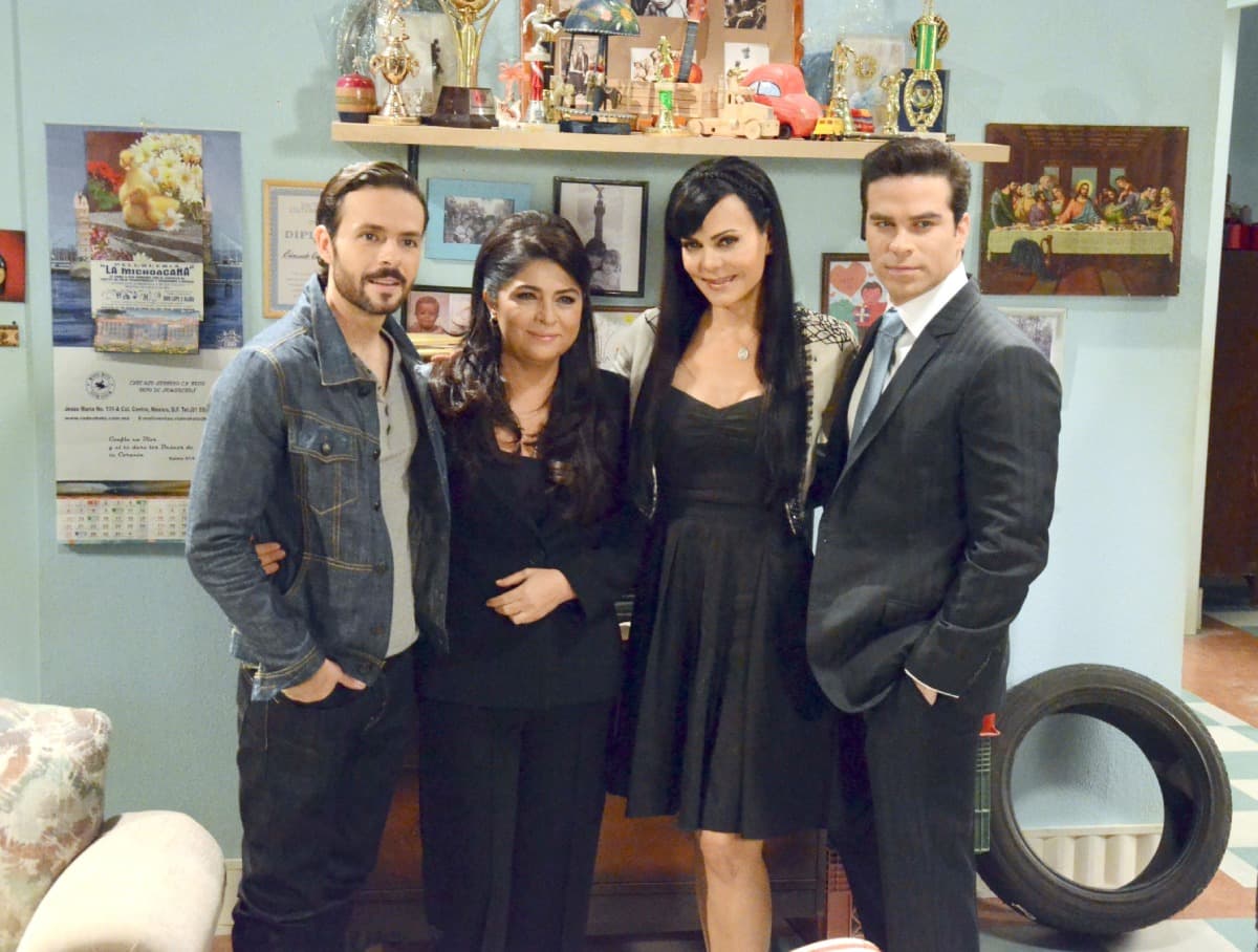 Maribel Guardia deja atónitos a famosos por foto con Victoria Ruffo: ‘Igualitas que hace 10 años’