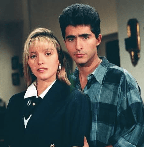 Su siguiente relación sería un amor que traspasó la pantalla con la actriz Daniela Castro en 1991.