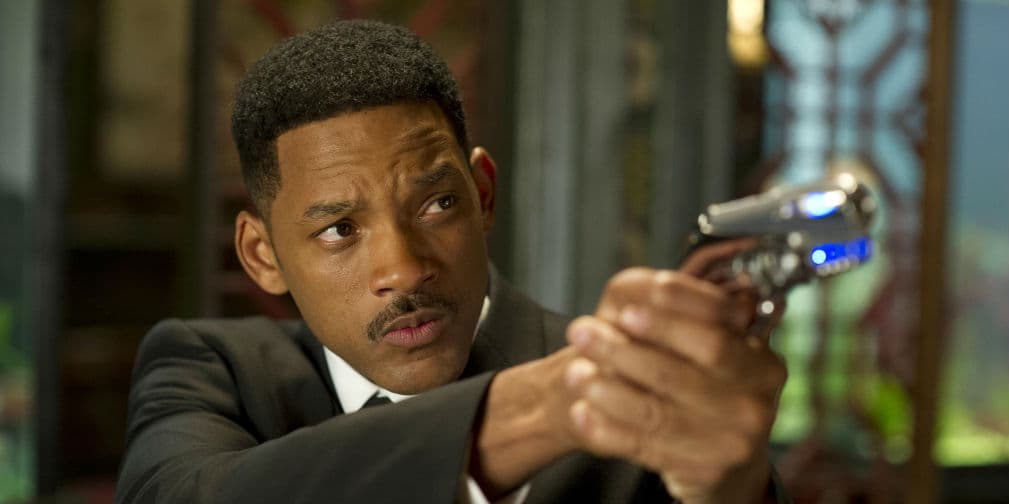 Will Smith, nacido el 25 de septiembre de 1968, Wnynnefield, además de rapero lucha con aliens en Independence Day y Men in Black.