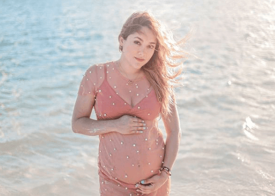 Por su parte, la actriz y conductora Sherlyn confesó que antes de tener a su hijo André, quien nació en mayo de 2020, realizó la petición a la Virgen de Guadalupe. “ Yo le pedí a la Virgen muchísimo ser mamá, muchísimo (...) Entonces cuando nació André, de los primeros lugares a los que salió de la casa, fue literal a la Basílica (...) a enseñárselo a la Virgen y decirle madre aquí está mi hijo", dijo al programa Despierta América.