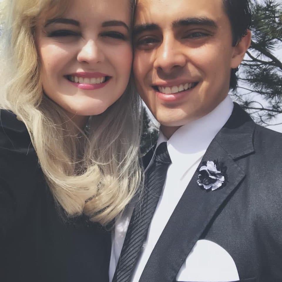 Allisson Lozz se deja ver en la playa y exhibe a su esposo como nunca antes en traje de baño