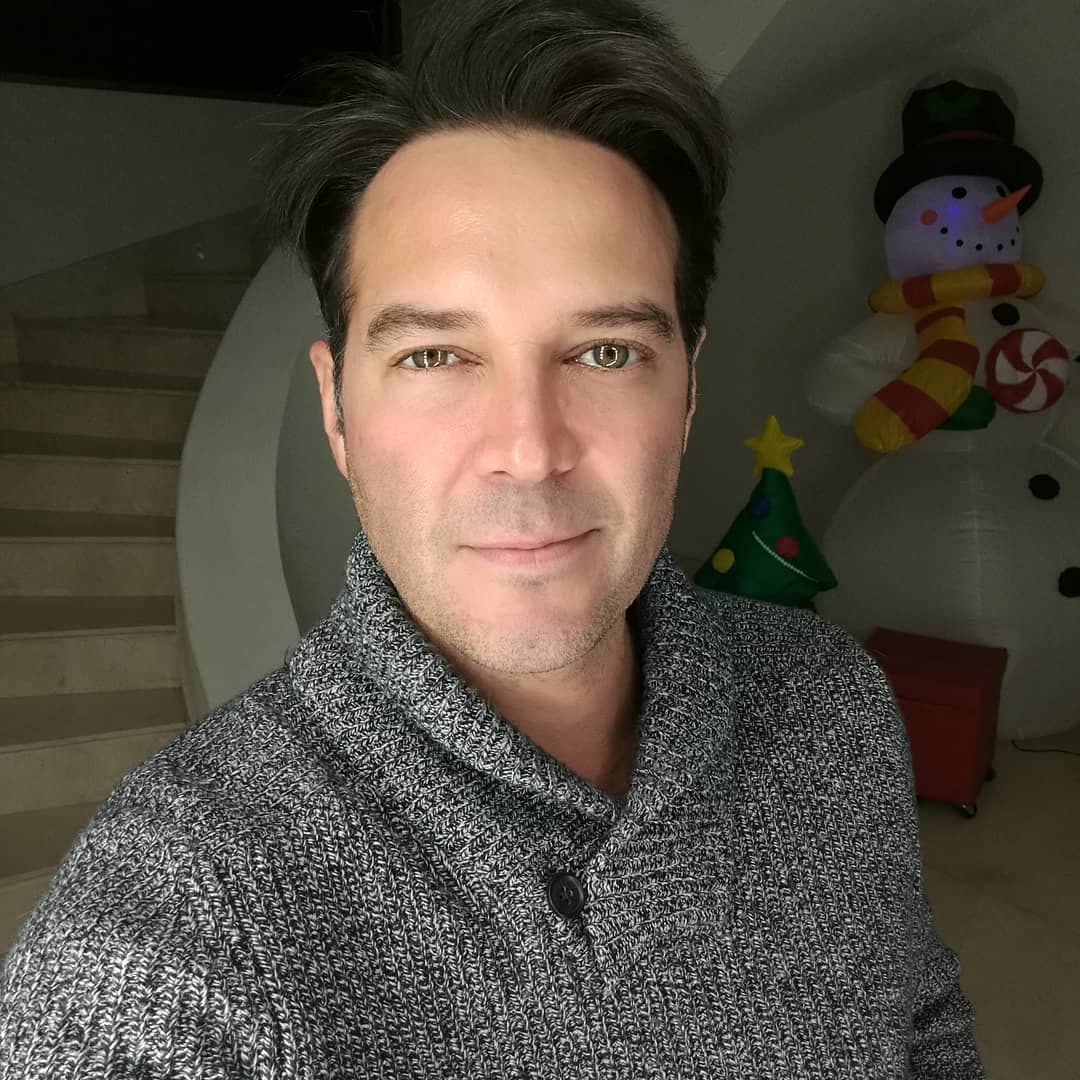 La mañana de este viernes 12 de febrero trascendió que Rodrigo Mejia, actor de melodramas como 'El Juego de la Vida' y 'Fuego en la Sangre', lamentablemente murió a los 45 años de edad. A continuación, hacemos un repaso por su carrera y te contamos quién fue el histrión.
