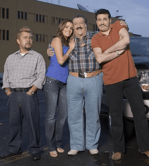 No te pierdas la retransmisión de 'Hasta que el dinero nos separe' por el canal de Tlnovelas todos los domingos, a partir de este domingo 4 de julio a las 17:20 p.m. hora de México. No obstante, en su segunda semana al aire, su horario será a las 17:20 p.m.