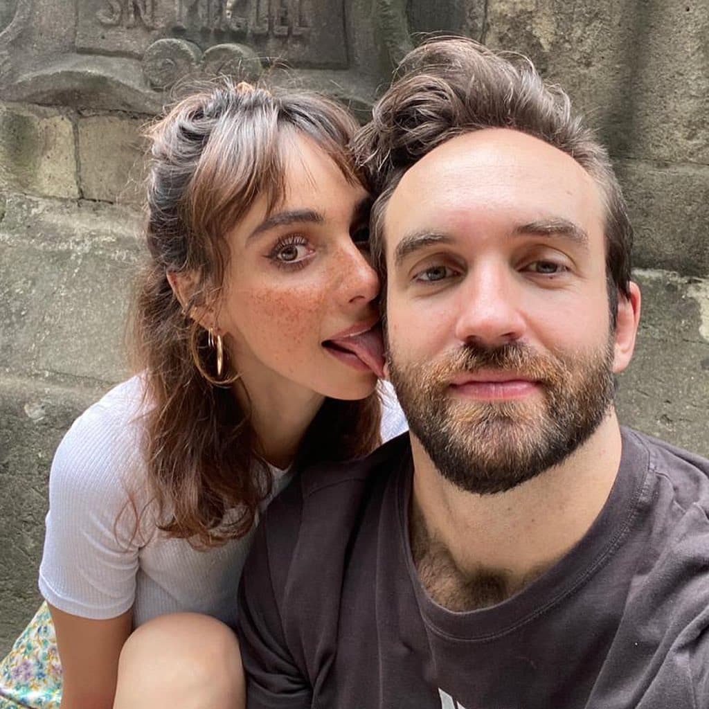 El orgulloso papá mostró como nunca a Natalia Téllez en su faceta de mamá.