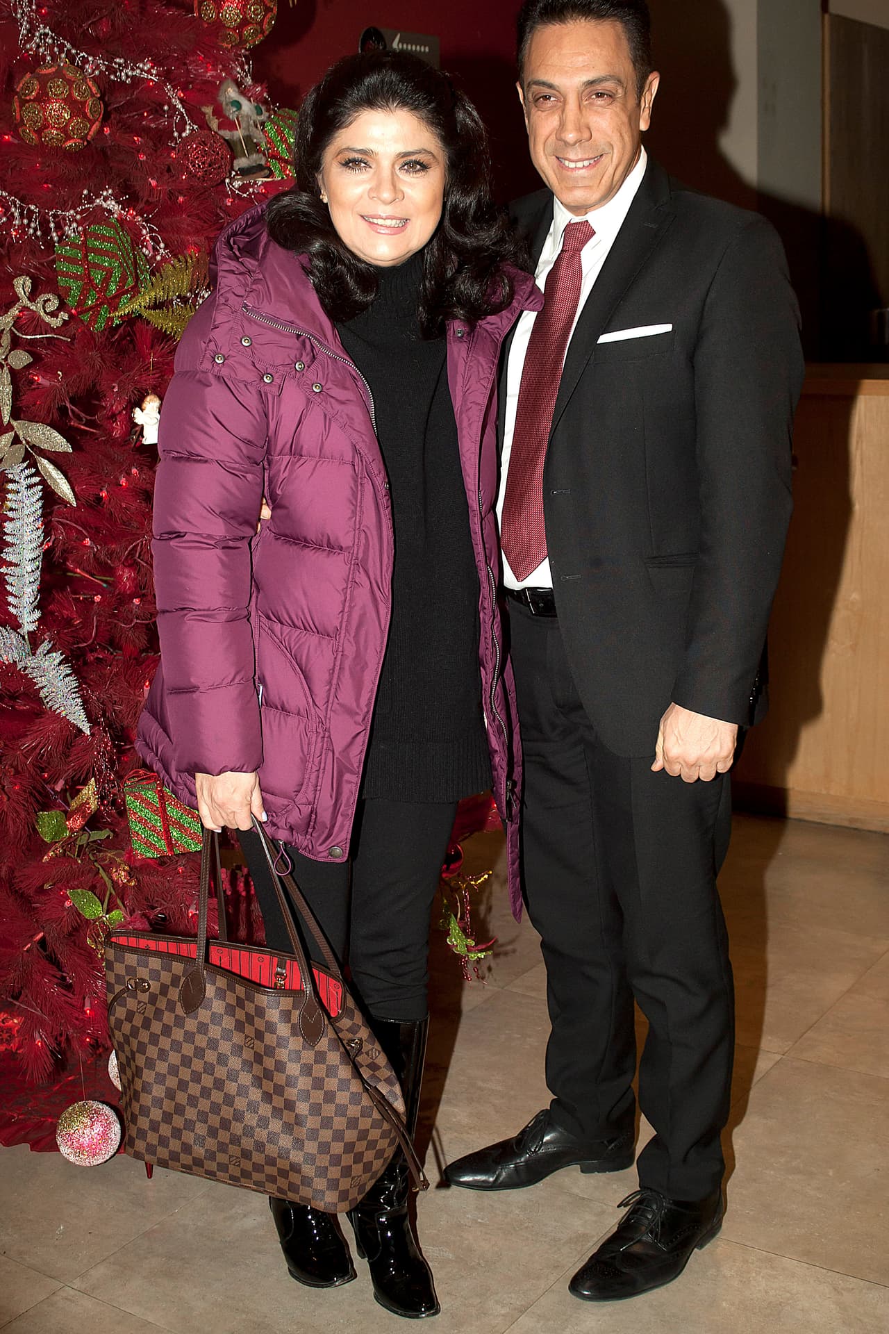 Pese a estar separados por el coronavirus, Victoria Ruffo publica romántica foto junto a su esposo