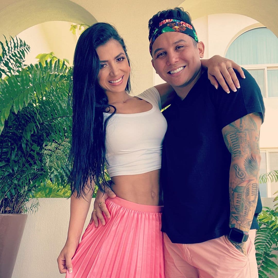 Edwin Luna deja la música y se vuelve maquillista de Kimberly Flores: ‘Para citas me mandan whats’