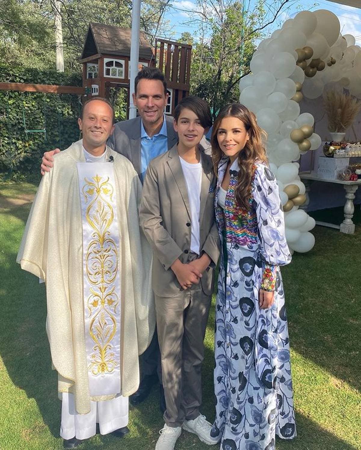 Grettell Valdez se une a Patricio Borghetti para celebrar la primera comunión de su hijo