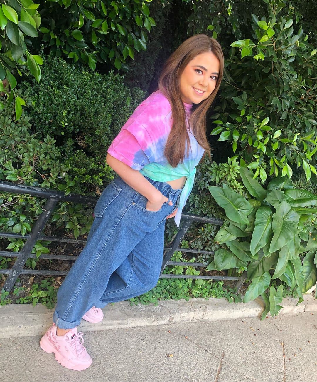 Mariana Botas vive una gran etapa profesional gracias a la nueva temporada de ‘Una familia de Diez’, donde da vida a ‘Martina’; sin embargo, la actriz ahora llamó la atención por la pequeña transformación que se hizo, desde el tono de su cabello hasta sus pestañas.