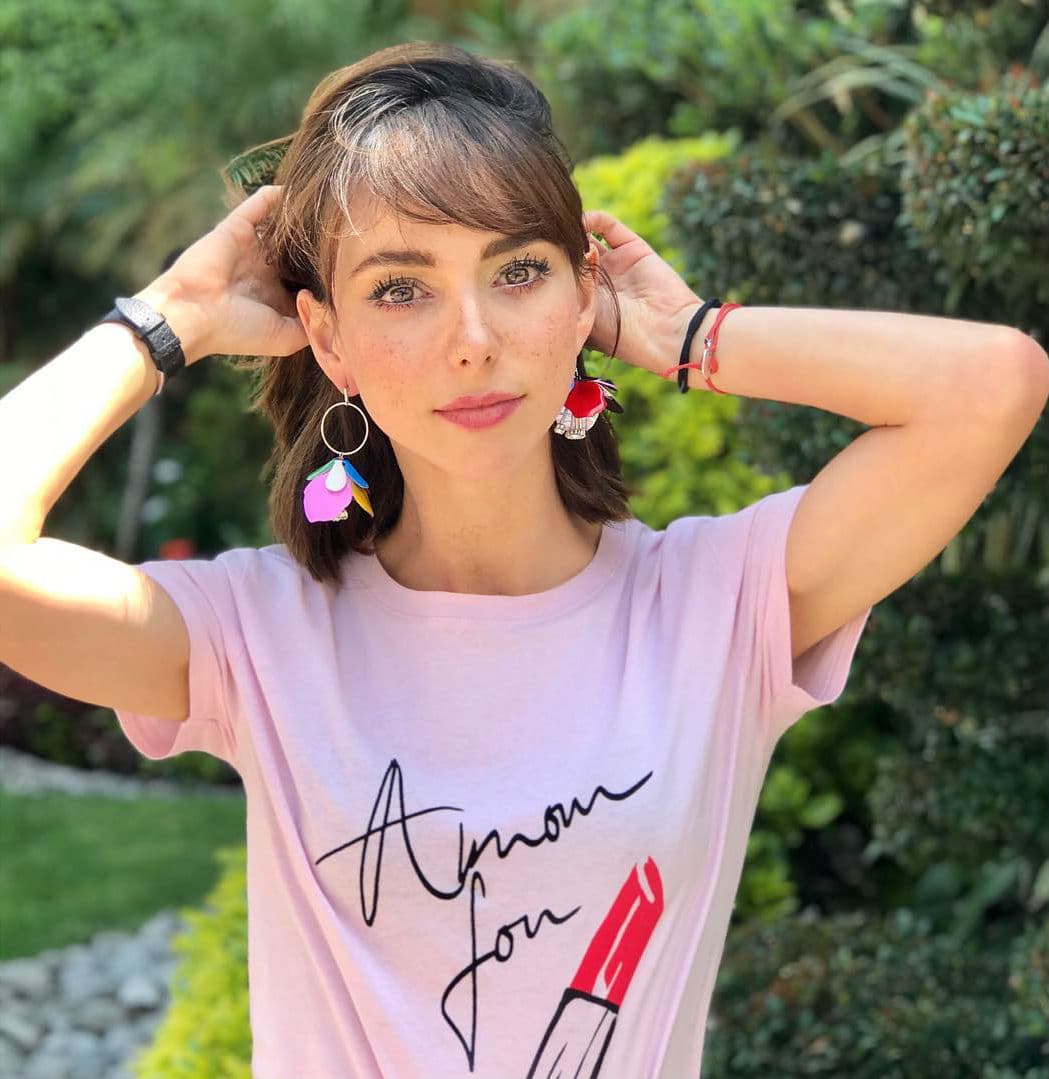 Natalia Téllez enternece las redes sociales con foto de su niñez
<br>