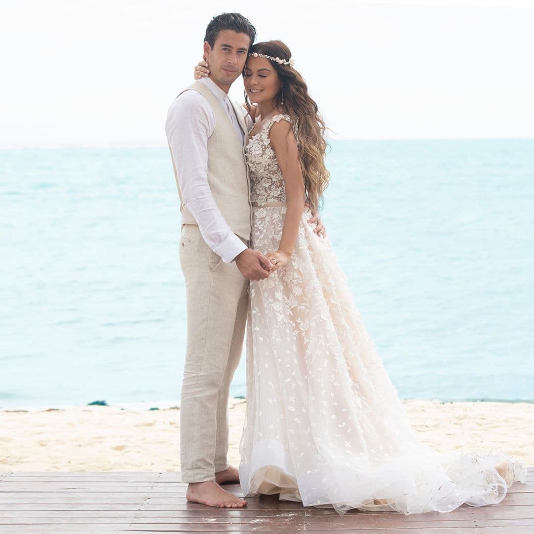 “Gracias a todos los que fueron testigos del inicio de este matrimonio. Hicieron que fuera el mejor día de nuestras vidas y la boda de nuestros sueños. 9/11/2019. Te amo para siempre @oscarfcofabela1”, se lee en una de sus publicaciones de la boda. 
<br>